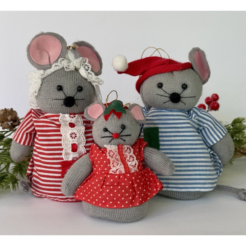 VTG Handmade Christmas Sock Mouse Family Ornaments/Decor - Stuffed/Felted/Beaded